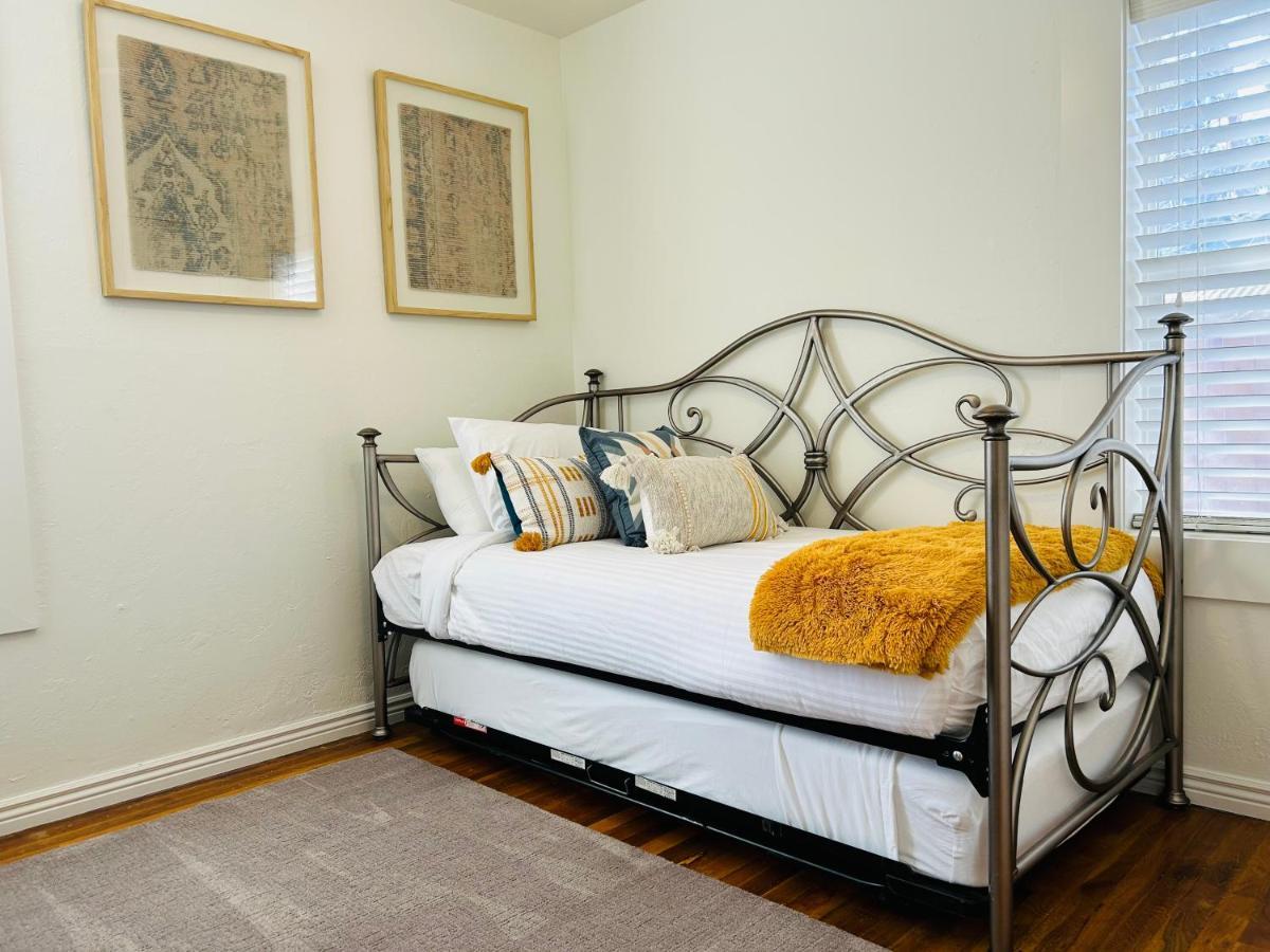 Home Sweet Idahome, Feels Like Home With All The Decor You Wish You Could Afford King Bed In Master, Fully Fenced Dog Friendly Yard, A Few Blocks From Bsu And Downtown Boise, Your Perfect Stay! 外观 照片