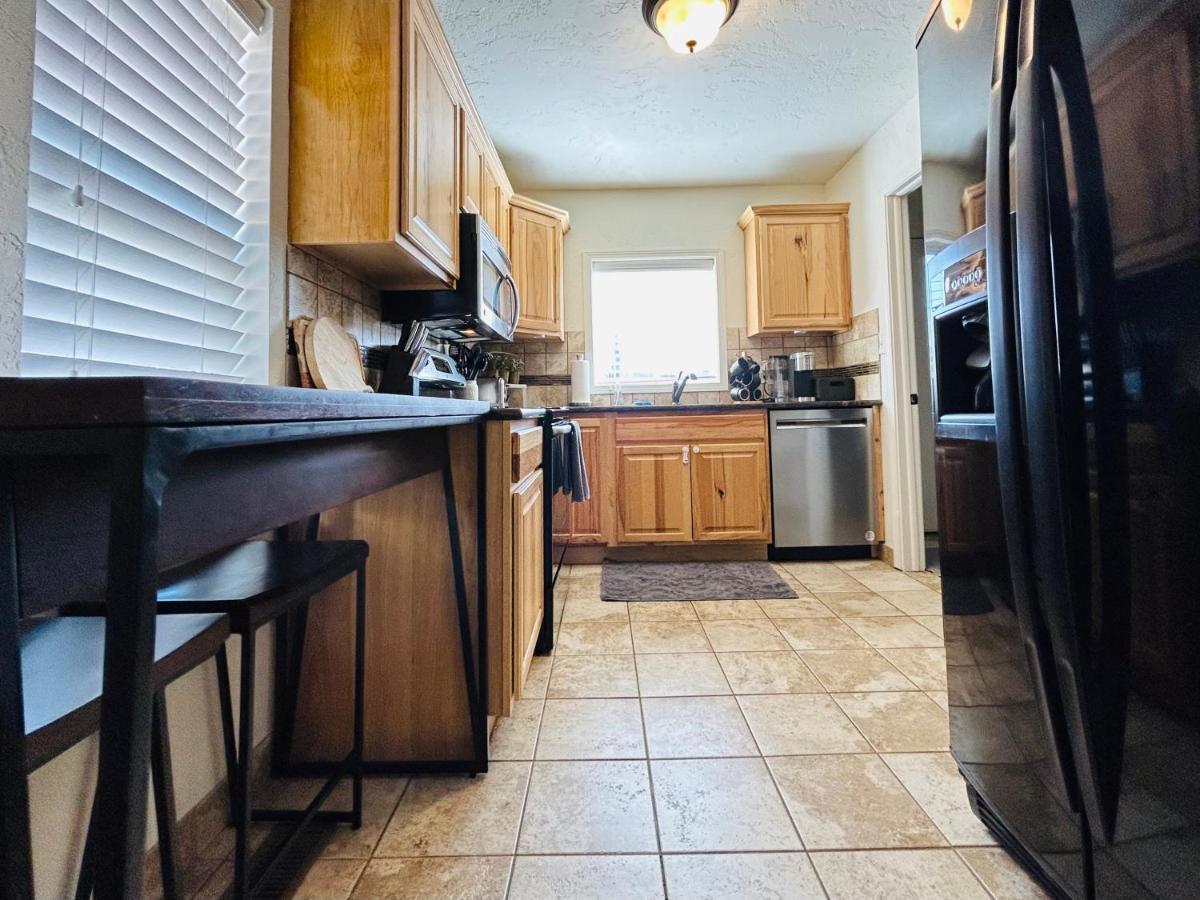 Home Sweet Idahome, Feels Like Home With All The Decor You Wish You Could Afford King Bed In Master, Fully Fenced Dog Friendly Yard, A Few Blocks From Bsu And Downtown Boise, Your Perfect Stay! 外观 照片