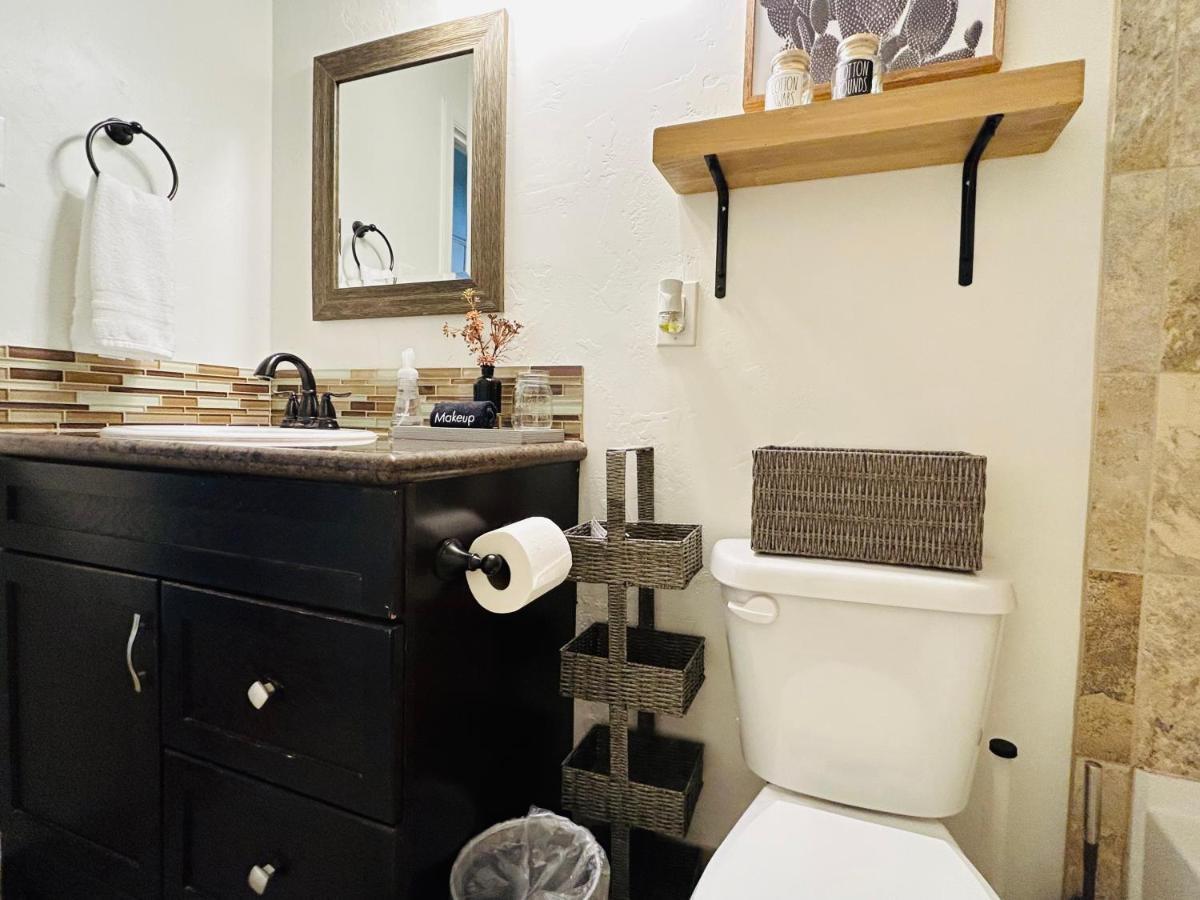 Home Sweet Idahome, Feels Like Home With All The Decor You Wish You Could Afford King Bed In Master, Fully Fenced Dog Friendly Yard, A Few Blocks From Bsu And Downtown Boise, Your Perfect Stay! 外观 照片